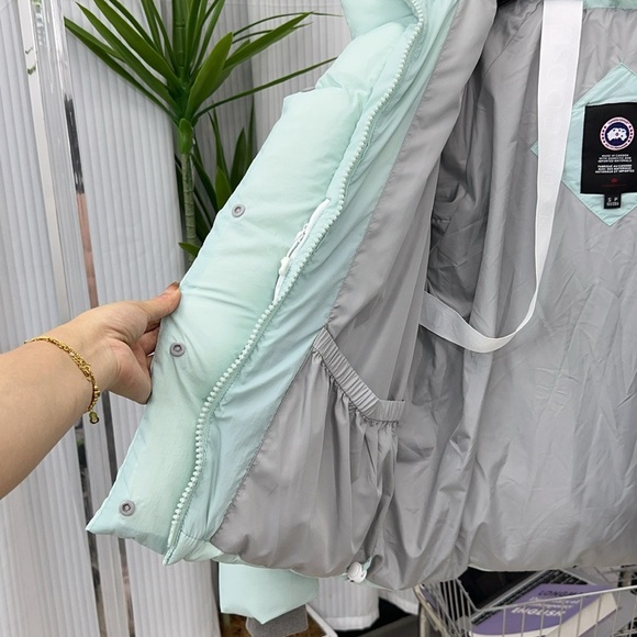 Canada Goose Junction Parke in aquamarine capsule collection - Picture 7 of 9